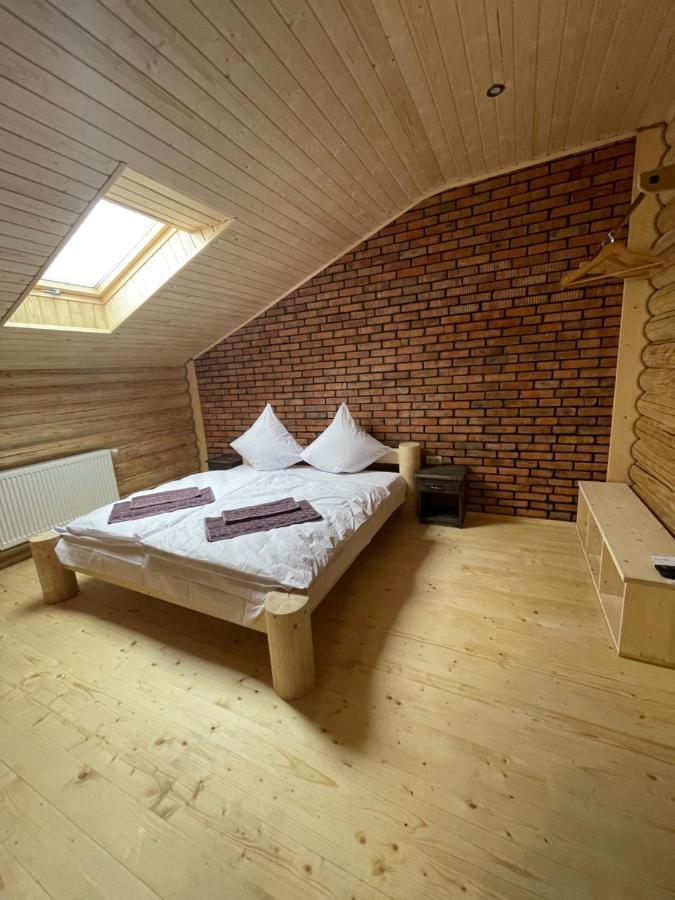 Карпатська Криївка Apartment Frasin Exterior foto